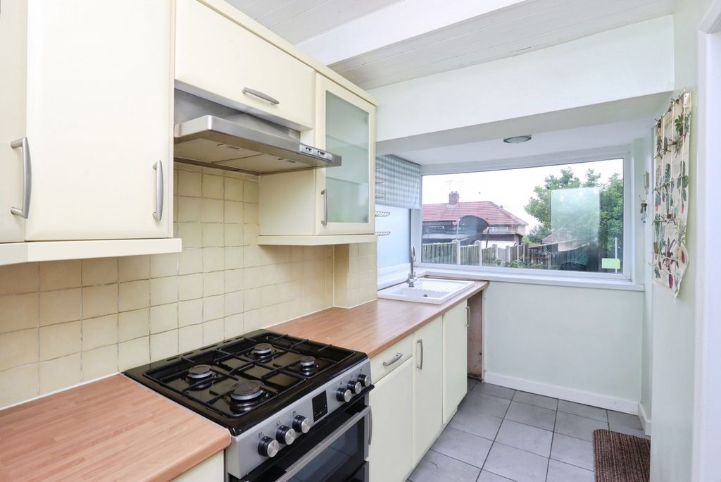 Property photo 3 of 17 Pbox-Img.Jpg