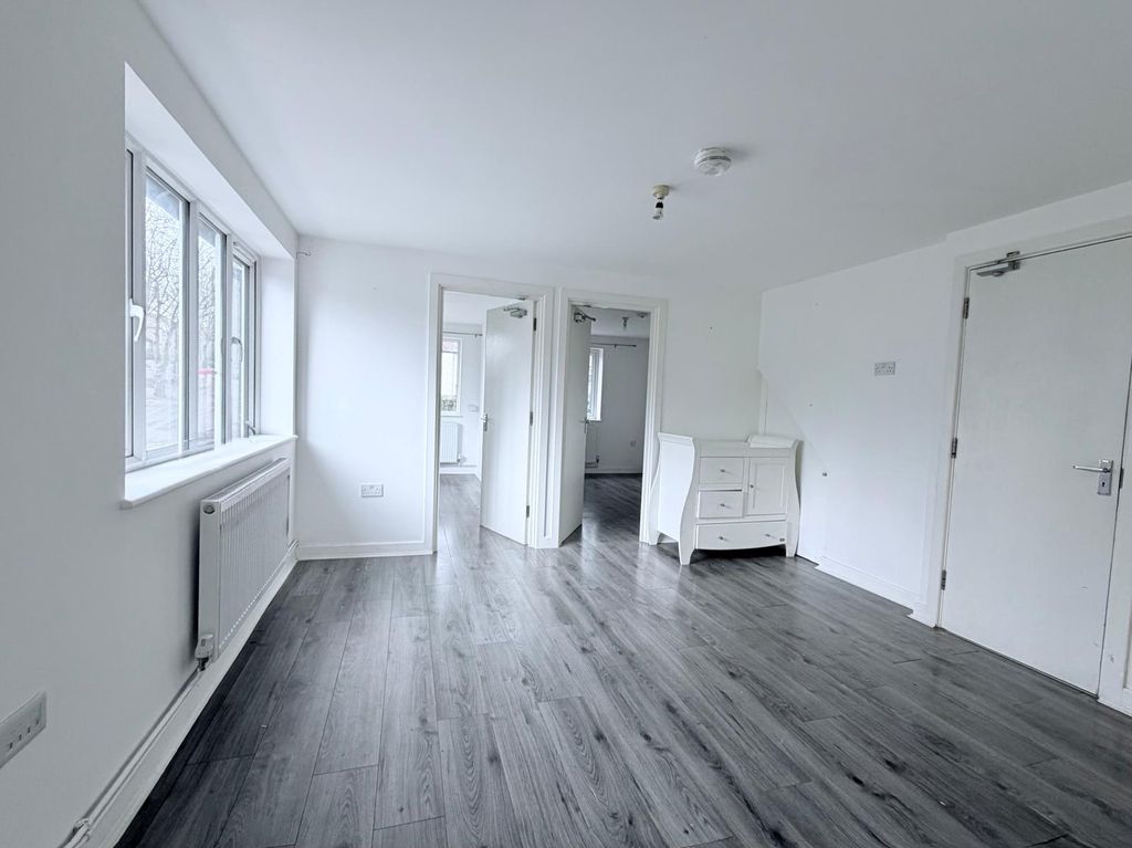 Property photo 2 of 15 Gallery