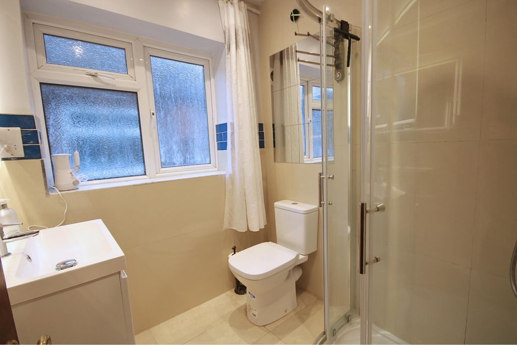 Property photo 1 of 16 Shower.Png