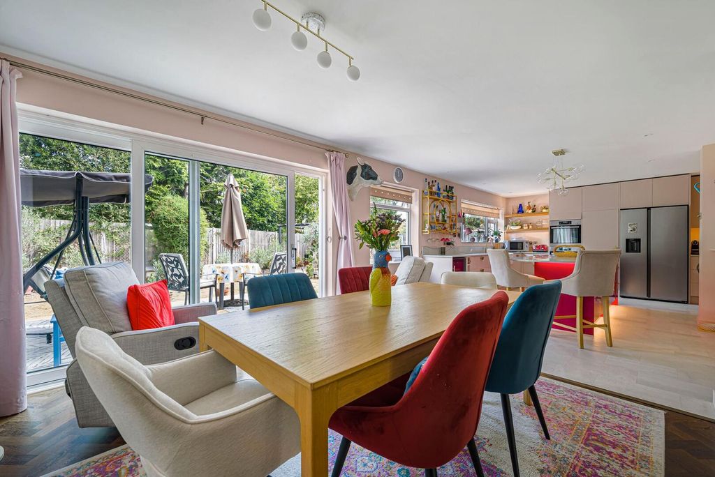 Property photo 2 of 11 Dining Room