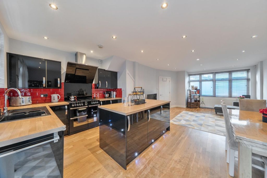 Property photo 2 of 20 417.Jpg