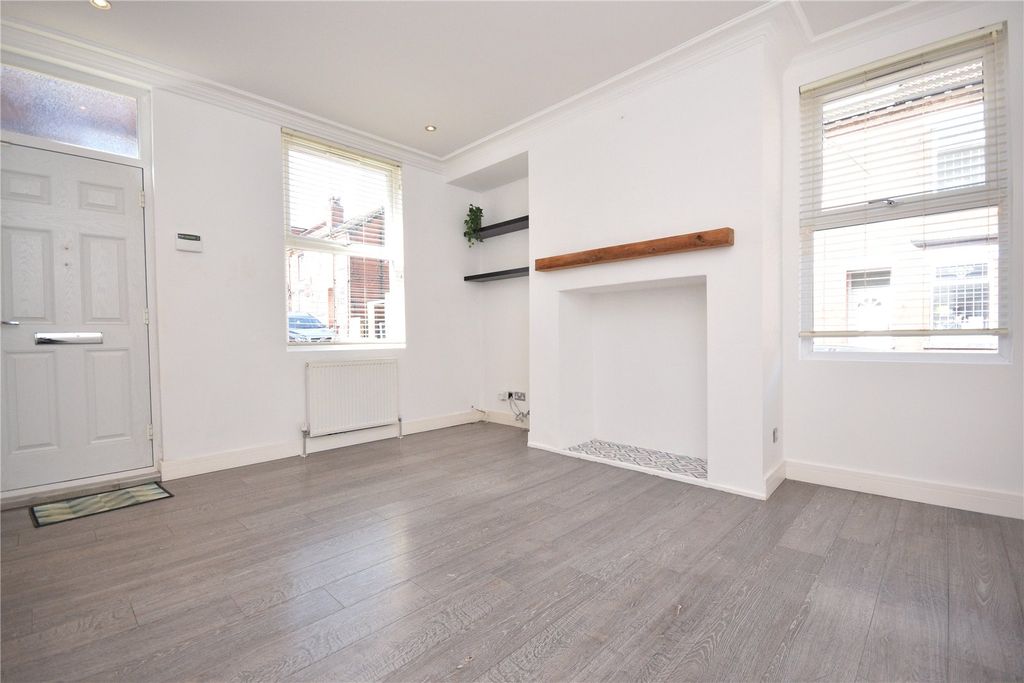Property photo 2 of 12 Picture No. 26
