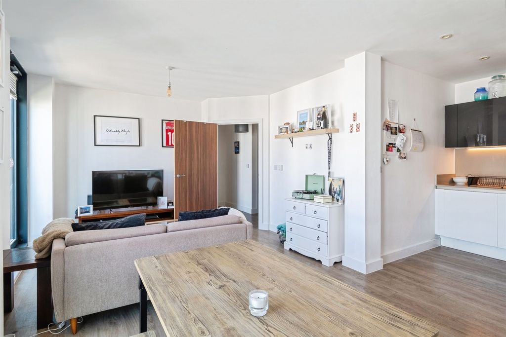 Property photo 2 of 13