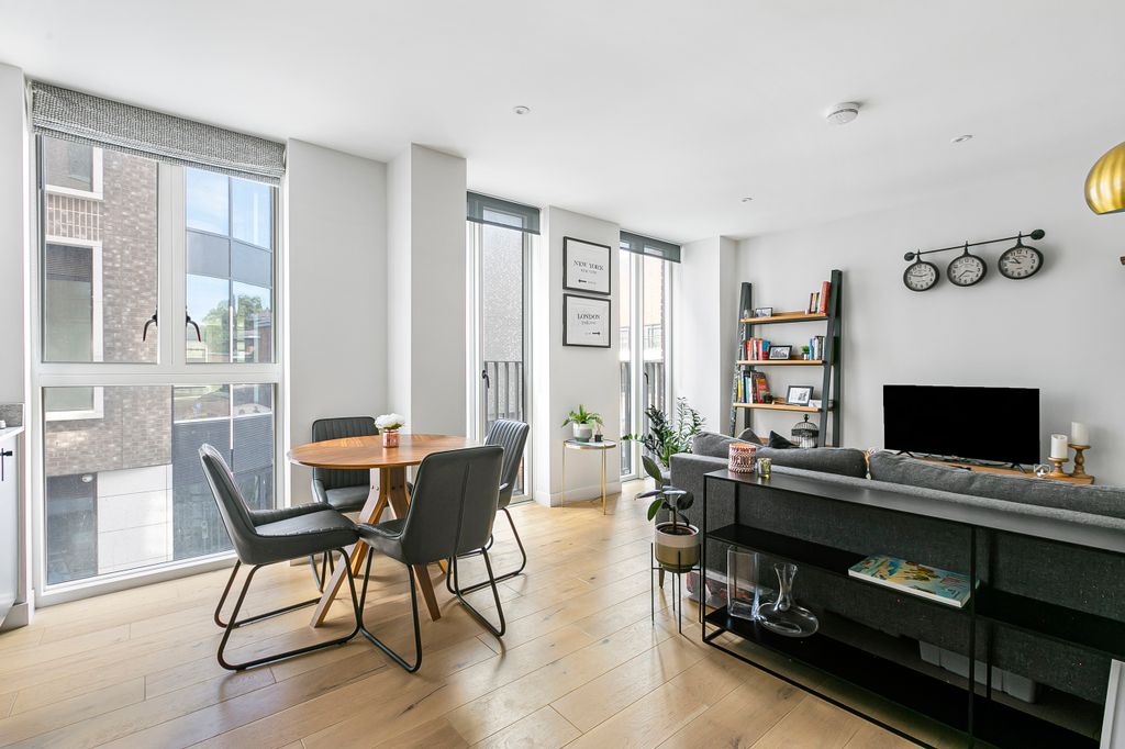 Property photo 2 of 22 38_17297