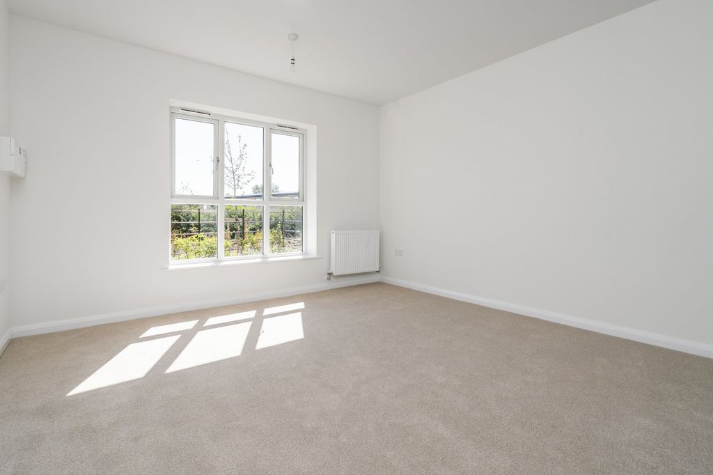 Property photo 3 of 15 Picture No. 02