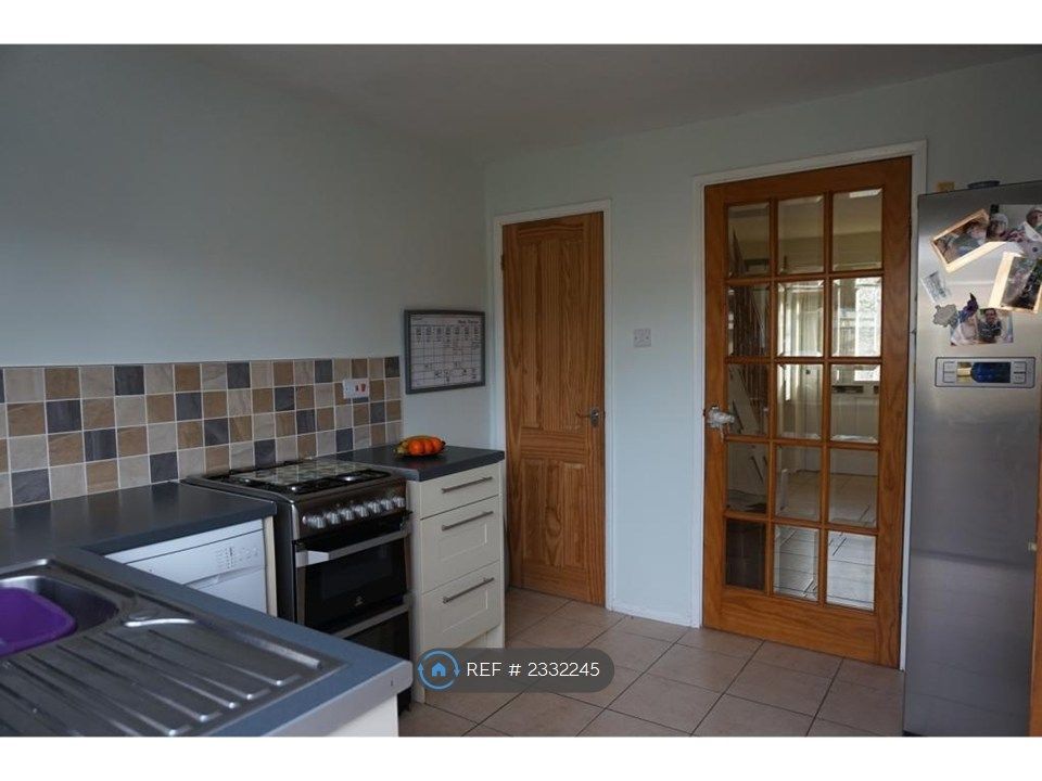 Property photo 1 of 7 Kitchen