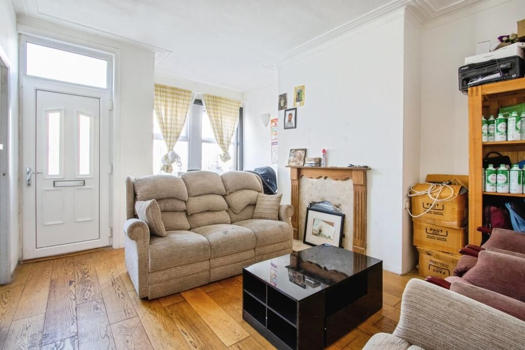 Property photo 2 of 8