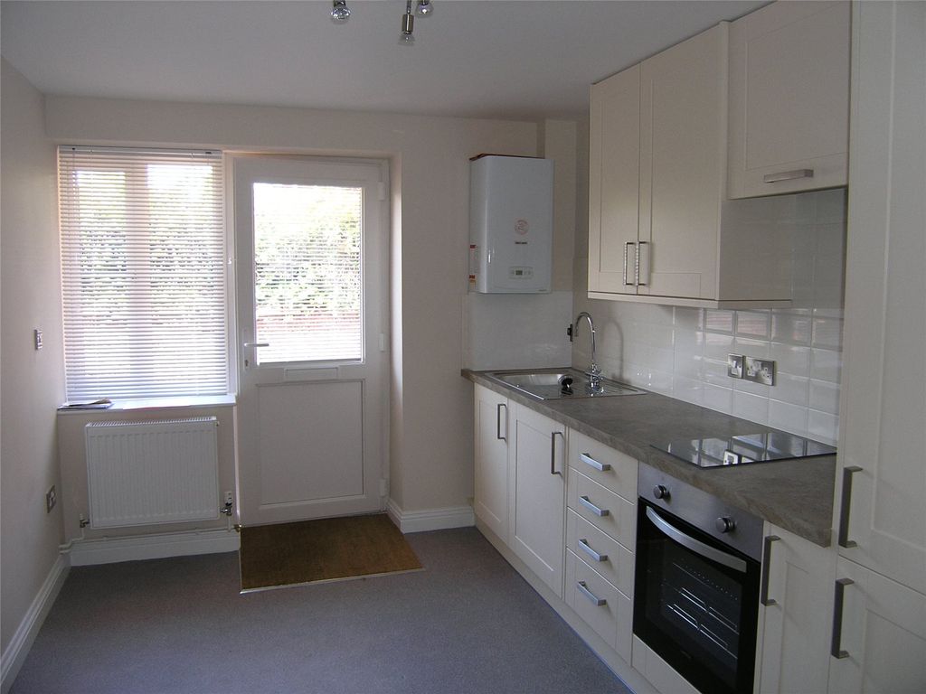 Property photo 2 of 5 Kitchen