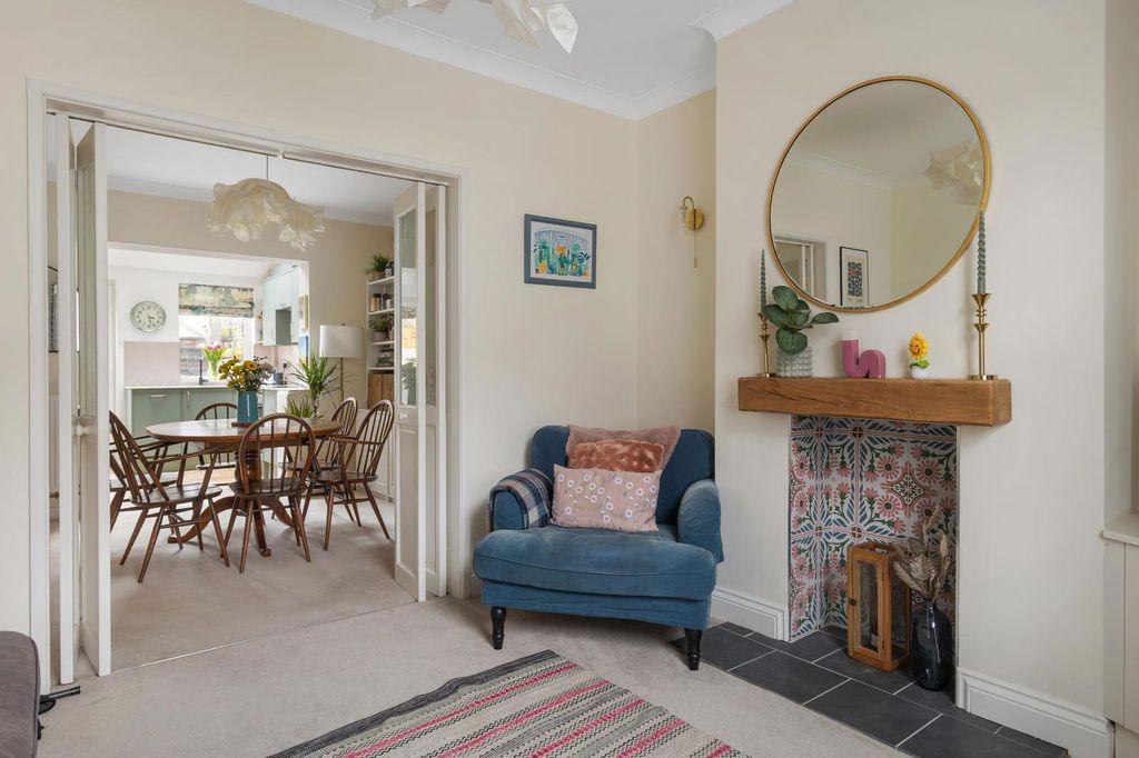 Property photo 2 of 21