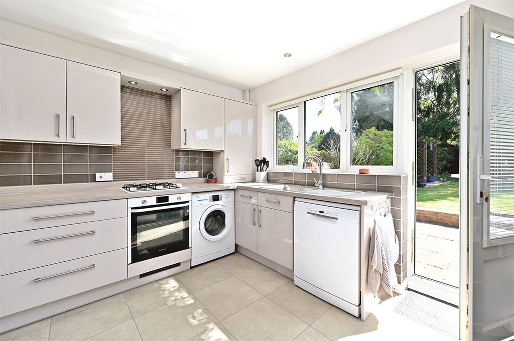 Property photo 3 of 18 Picture No. 04