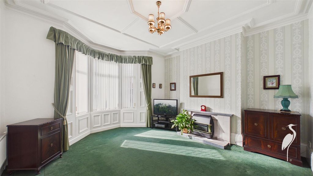 Property photo 2 of 26 Lounge