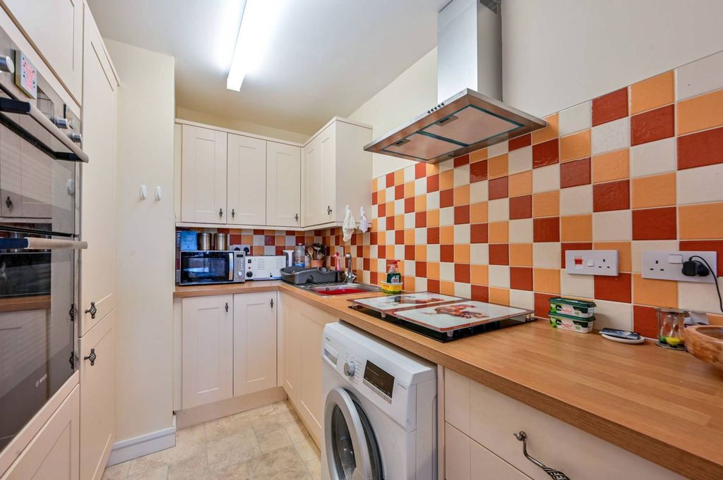 Property photo 3 of 9