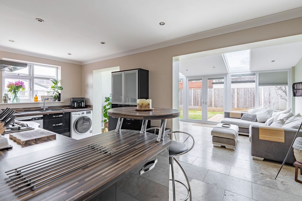 Property photo 2 of 19