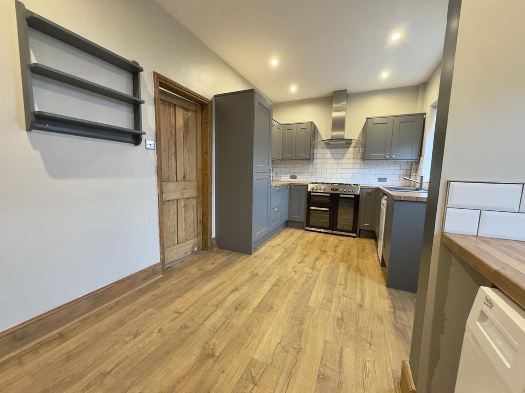 Property photo 3 of 17 Kitchen/Diner