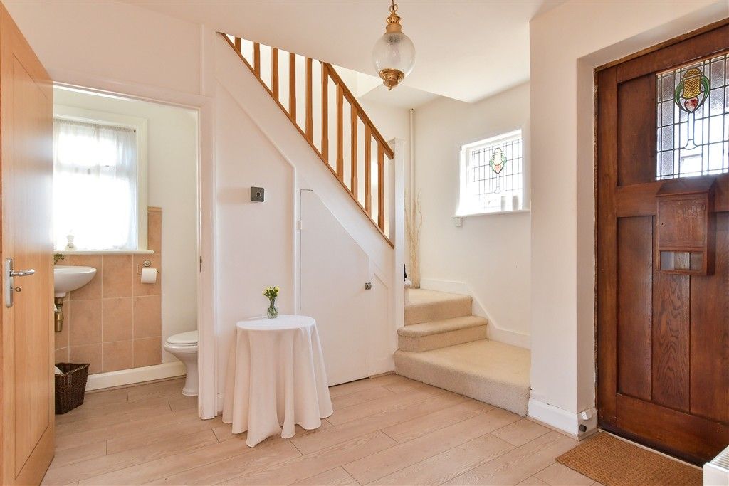Property photo 1 of 17 Entrance Hall