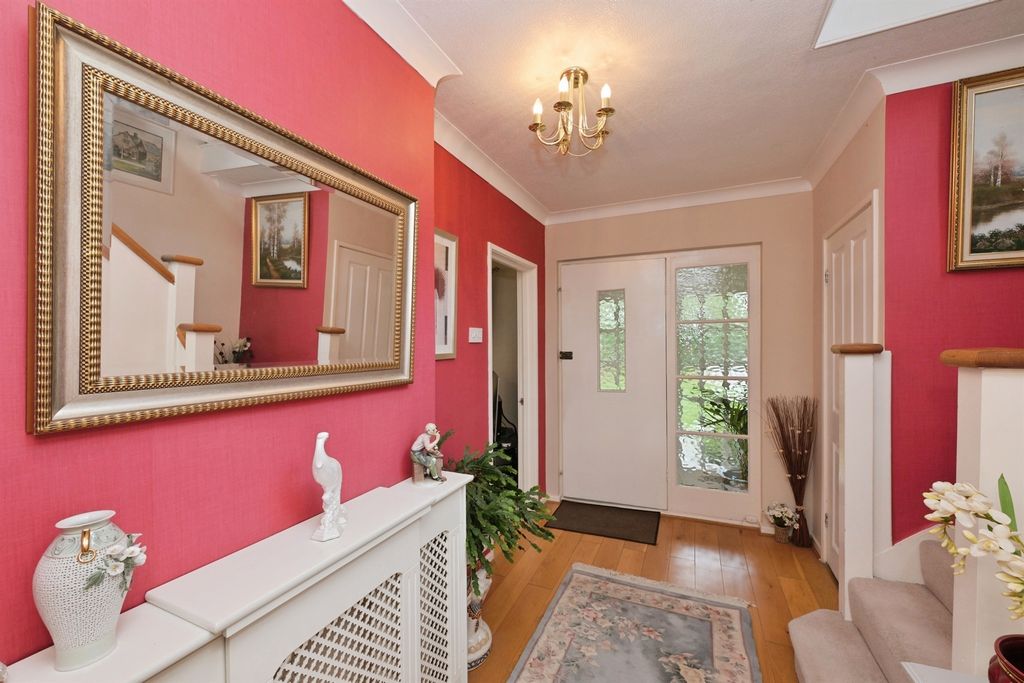 Property photo 2 of 20