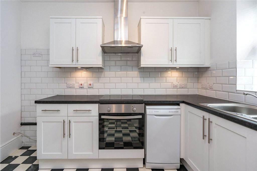 Property photo 1 of 9 Kitchen