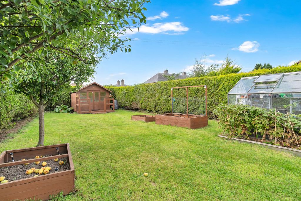 Property photo 3 of 46