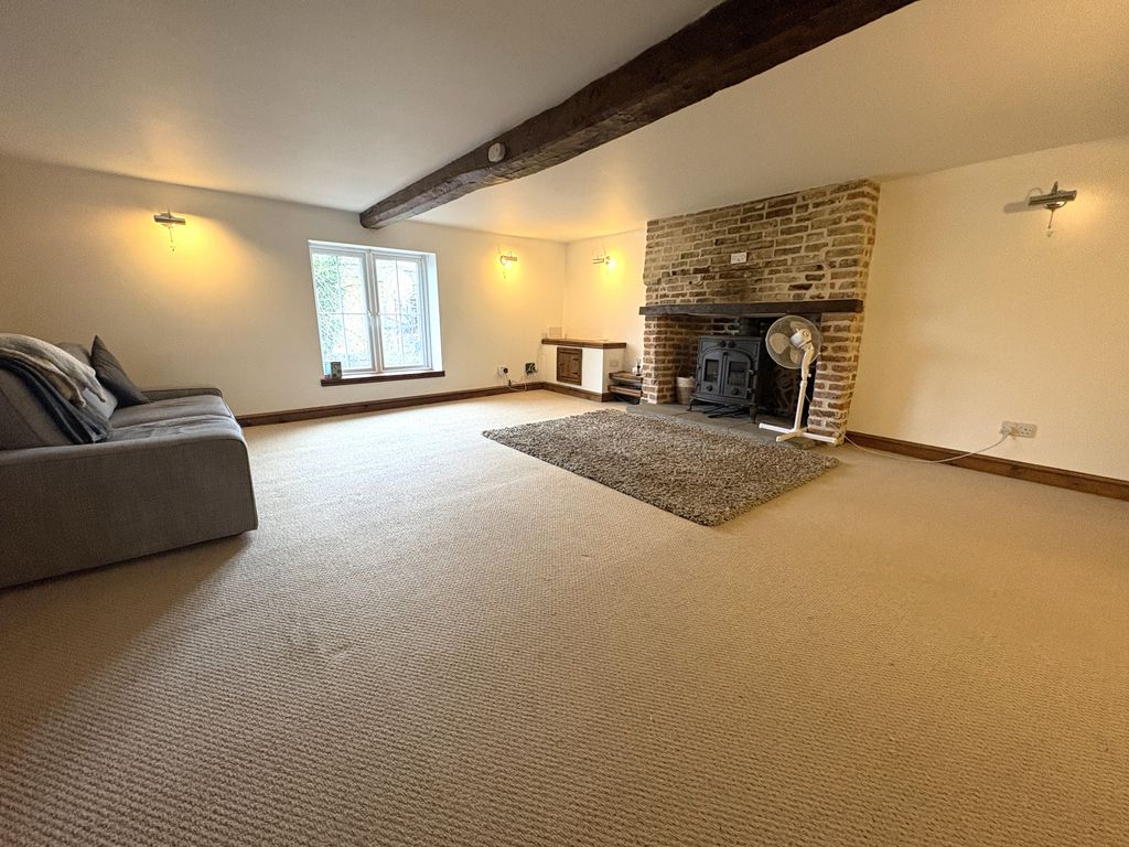 Property photo 2 of 4 Living Room