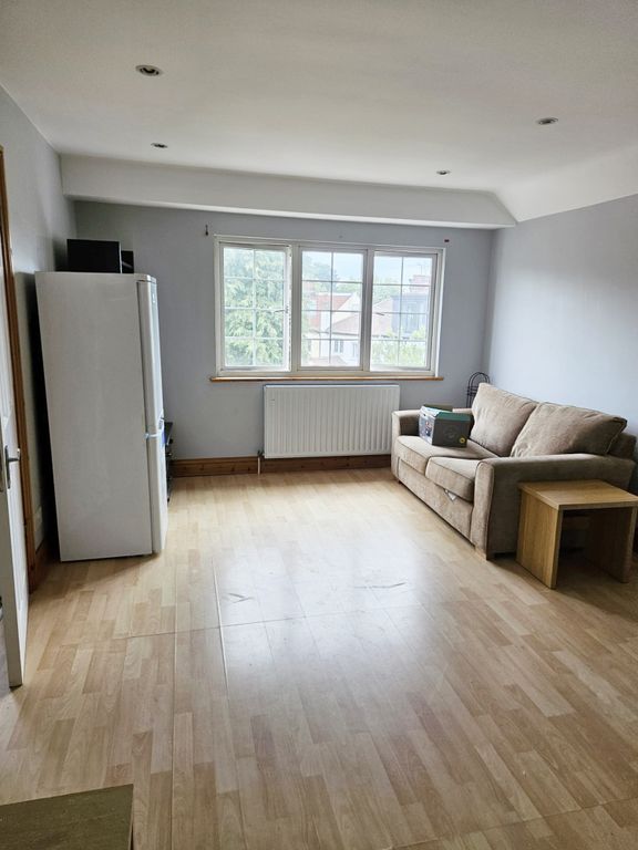 Property photo 3 of 4