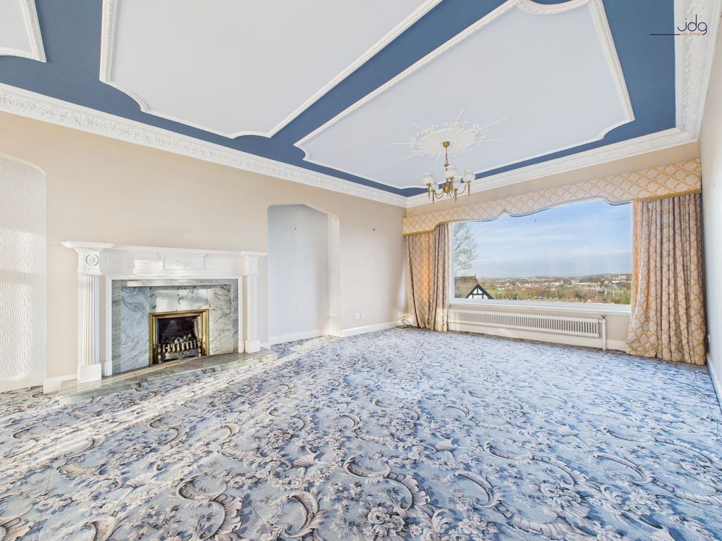 Property photo 3 of 24 Living Room