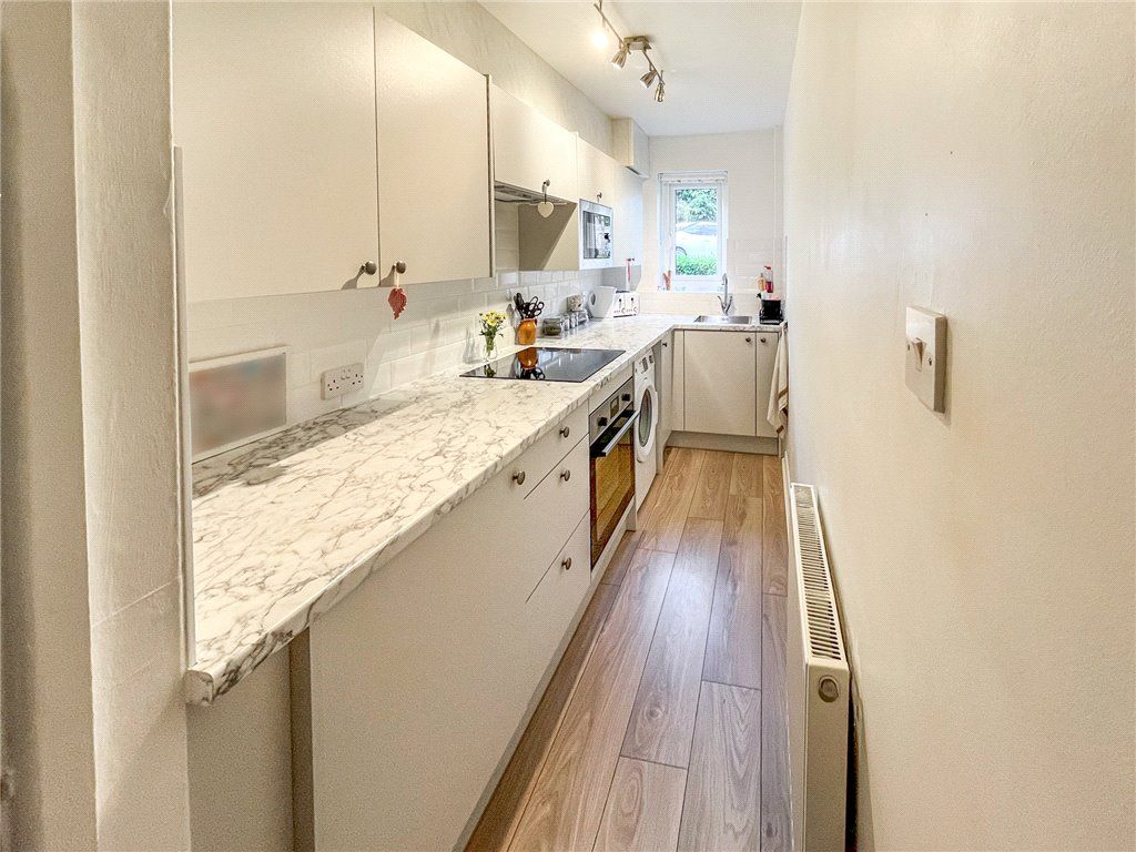 Property photo 2 of 10 Kitchen