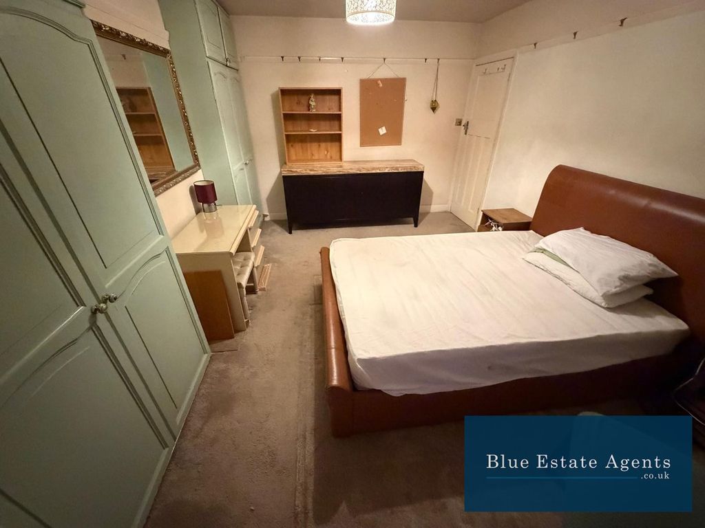 Property photo 2 of 3