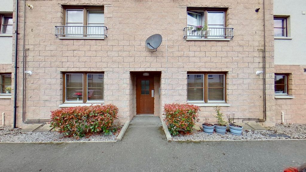 Property photo 1 of 10