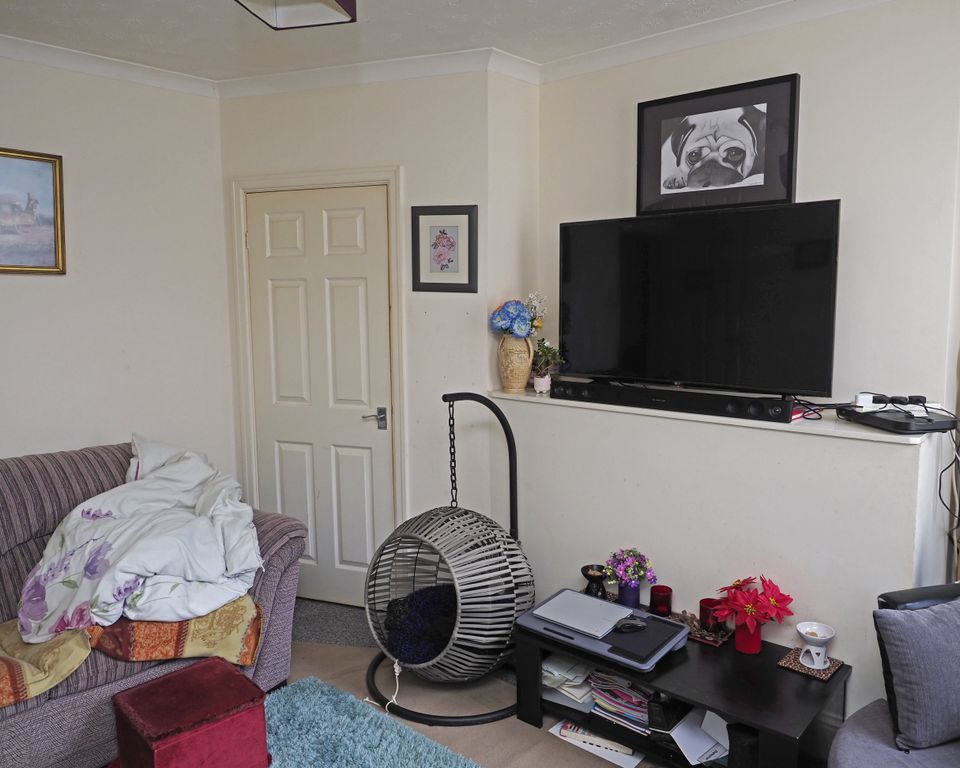 Property photo 2 of 25