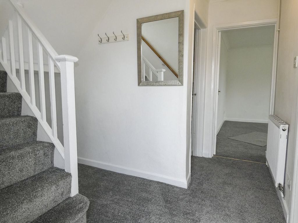 Property photo 2 of 15 Hallway