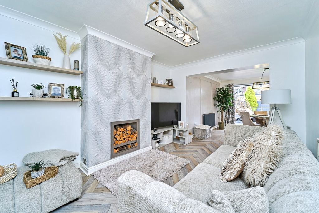 Property photo 2 of 16 Photo