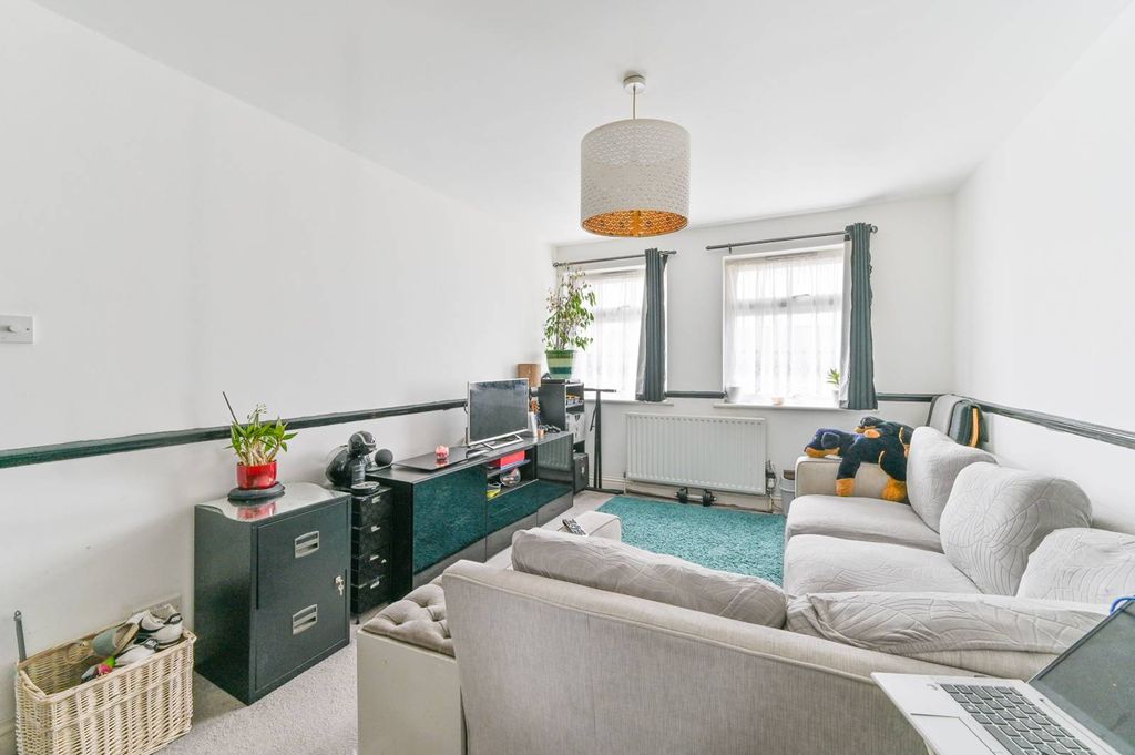 Property photo 1 of 6