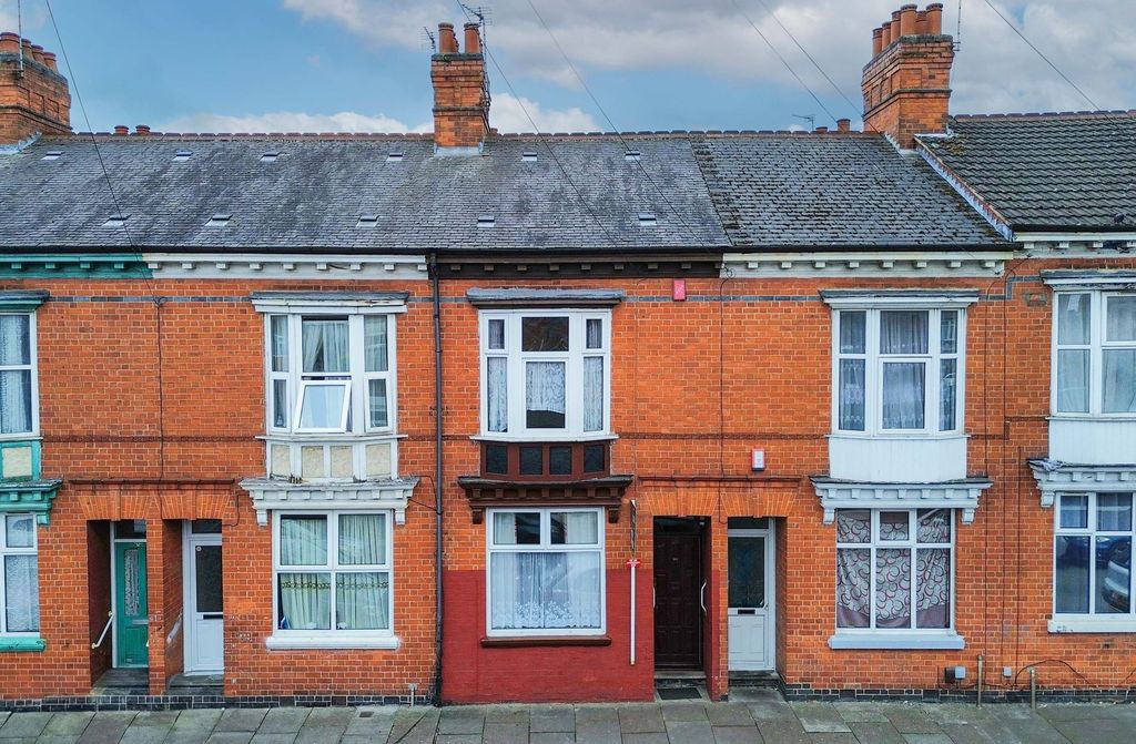 Property photo 1 of 17