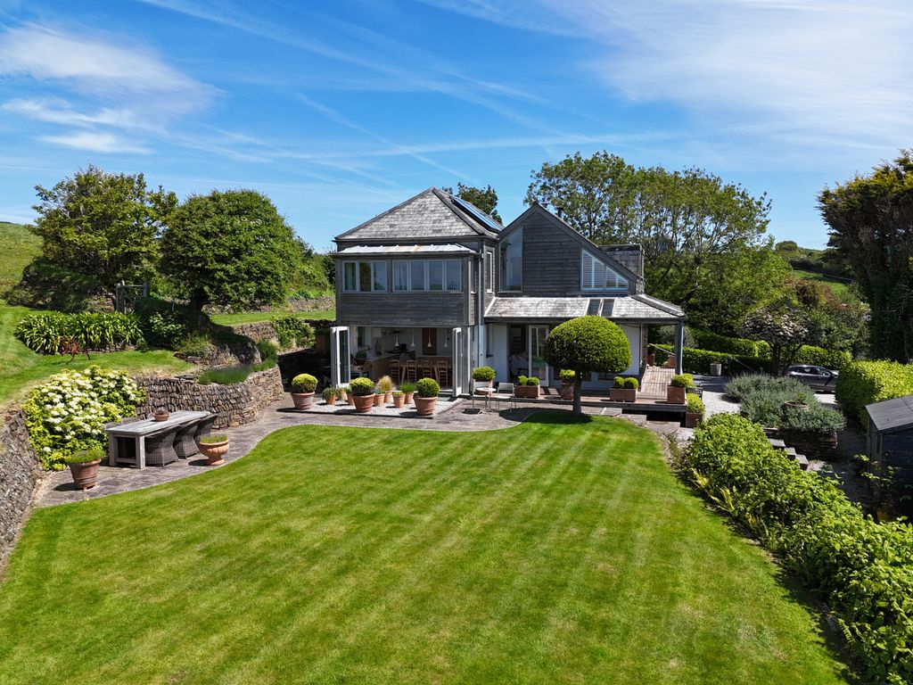 Property photo 1 of 33 Little Tremiro