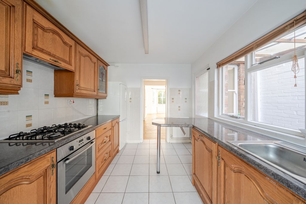 Property photo 3 of 8 3