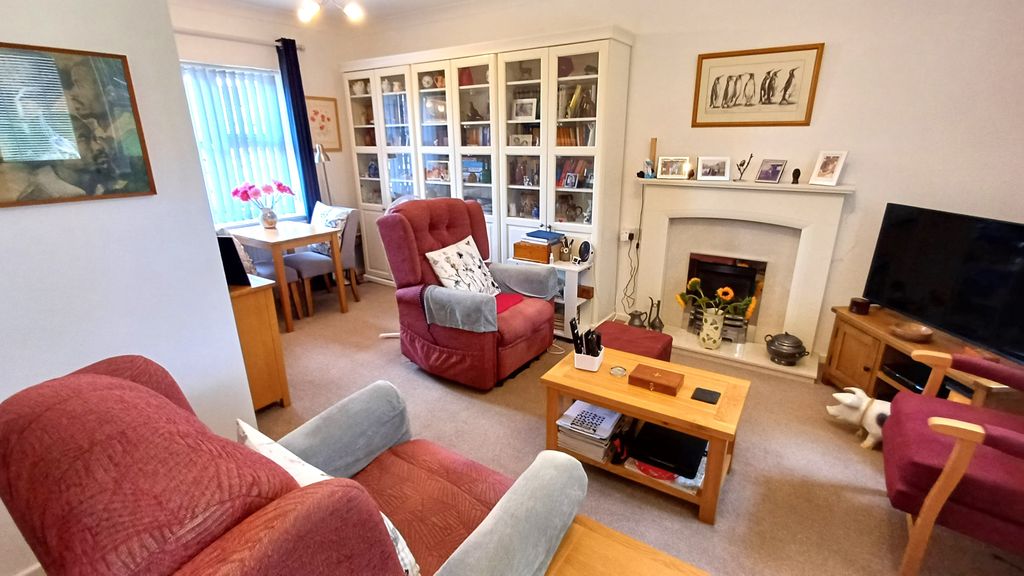 Property photo 2 of 14