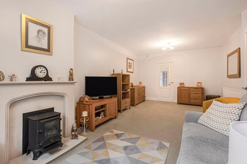 Property photo 3 of 11 Living Room