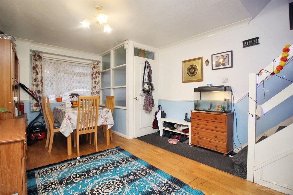 Property photo 3 of 26 Dining Area