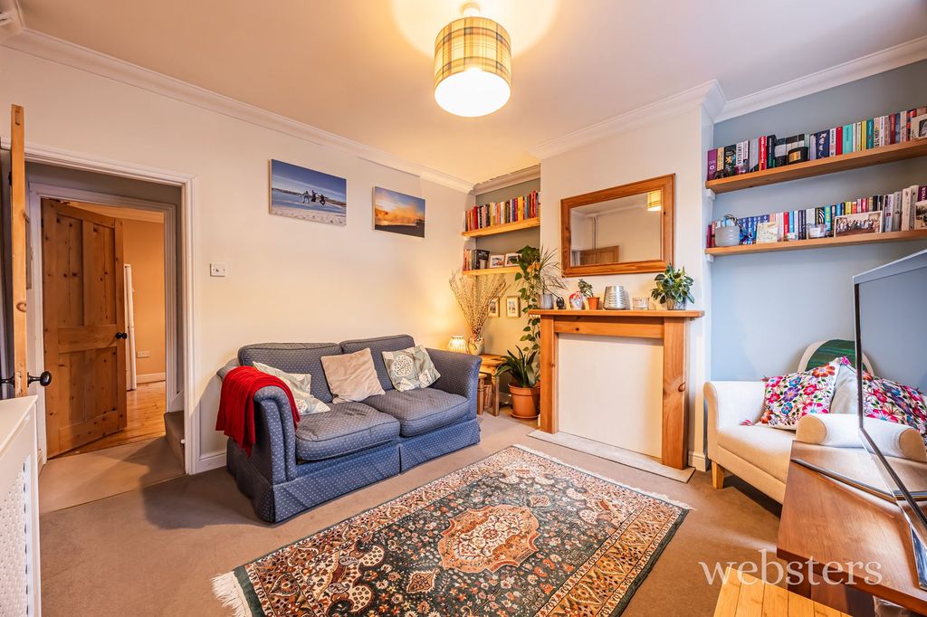 Property photo 3 of 12