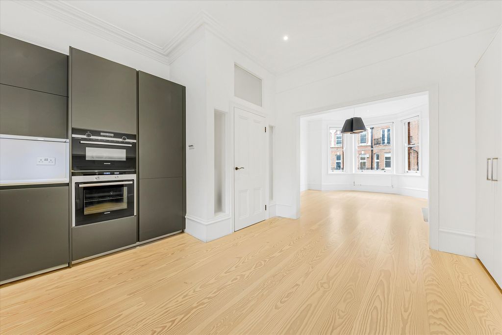 Property photo 1 of 13 Image