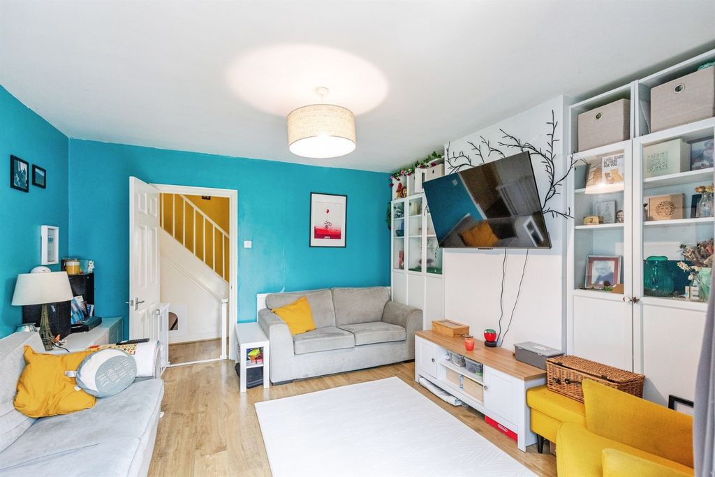 Property photo 3 of 17