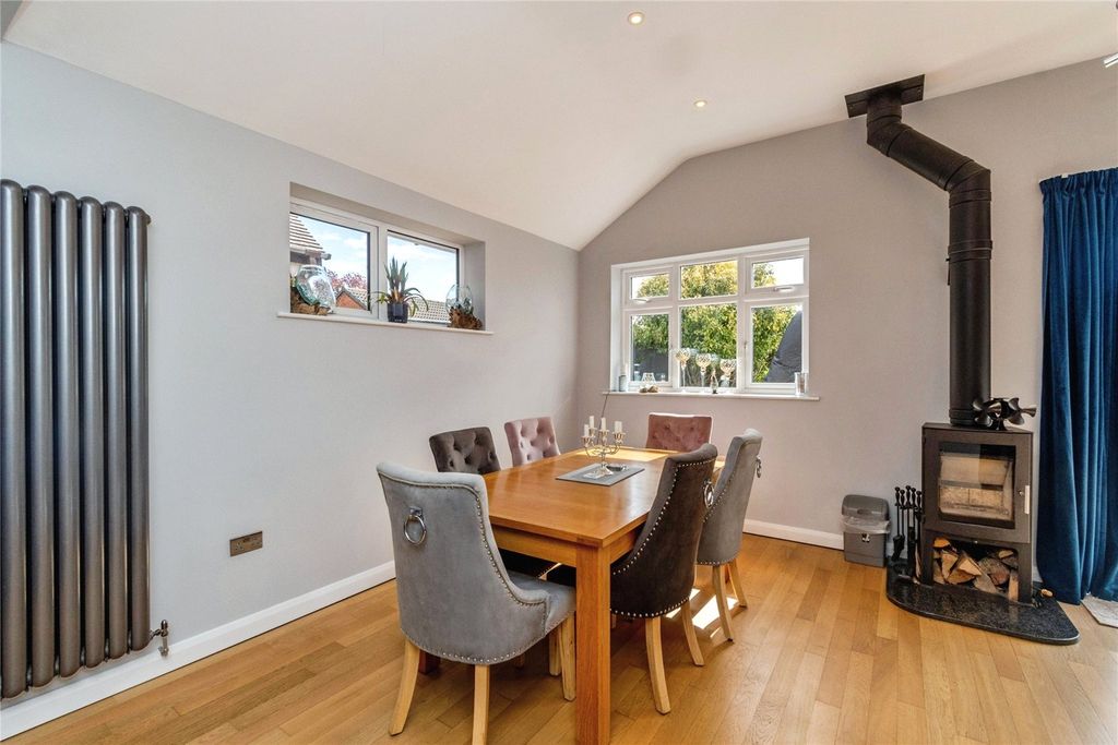 Property photo 3 of 16 Dining Area
