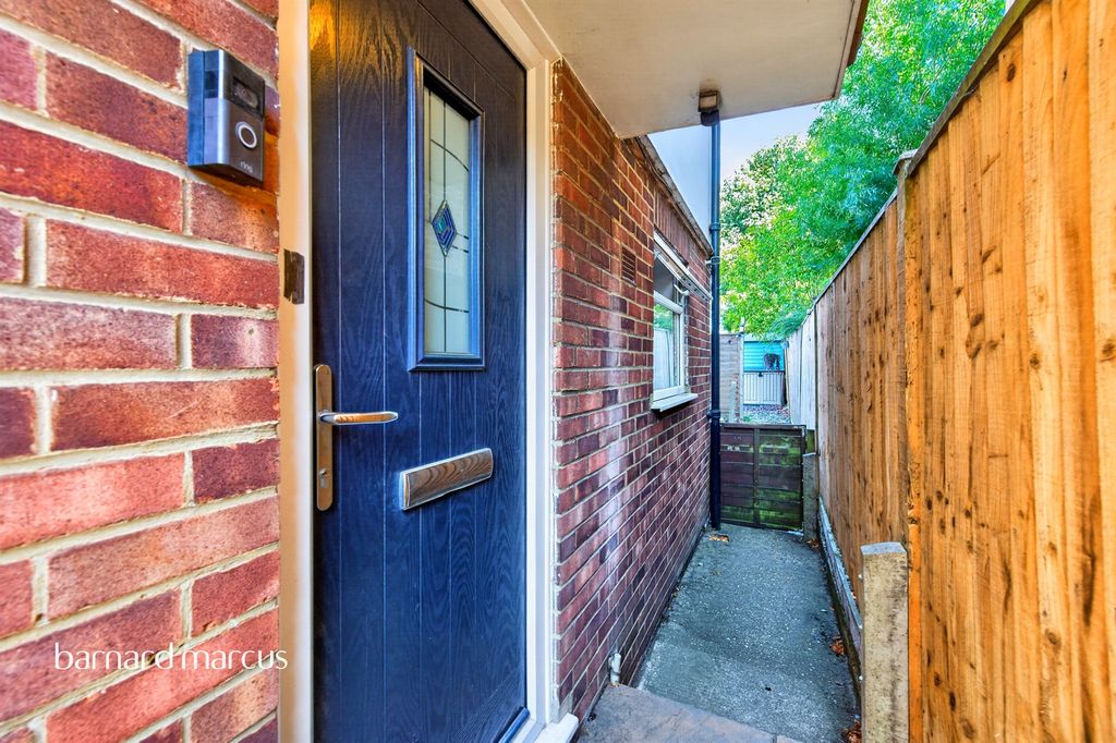 Property photo 2 of 11