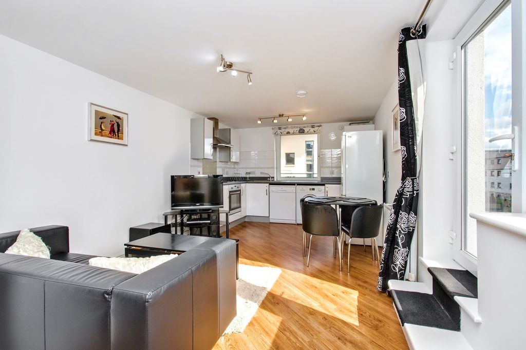 Property photo 2 of 12