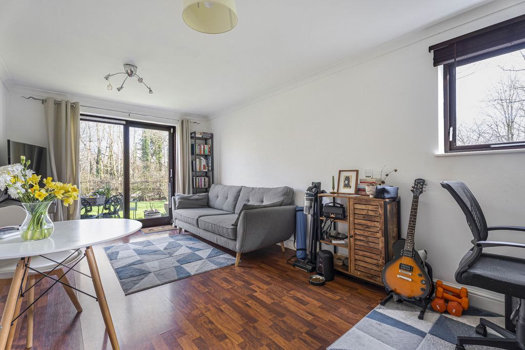 Property photo 2 of 11