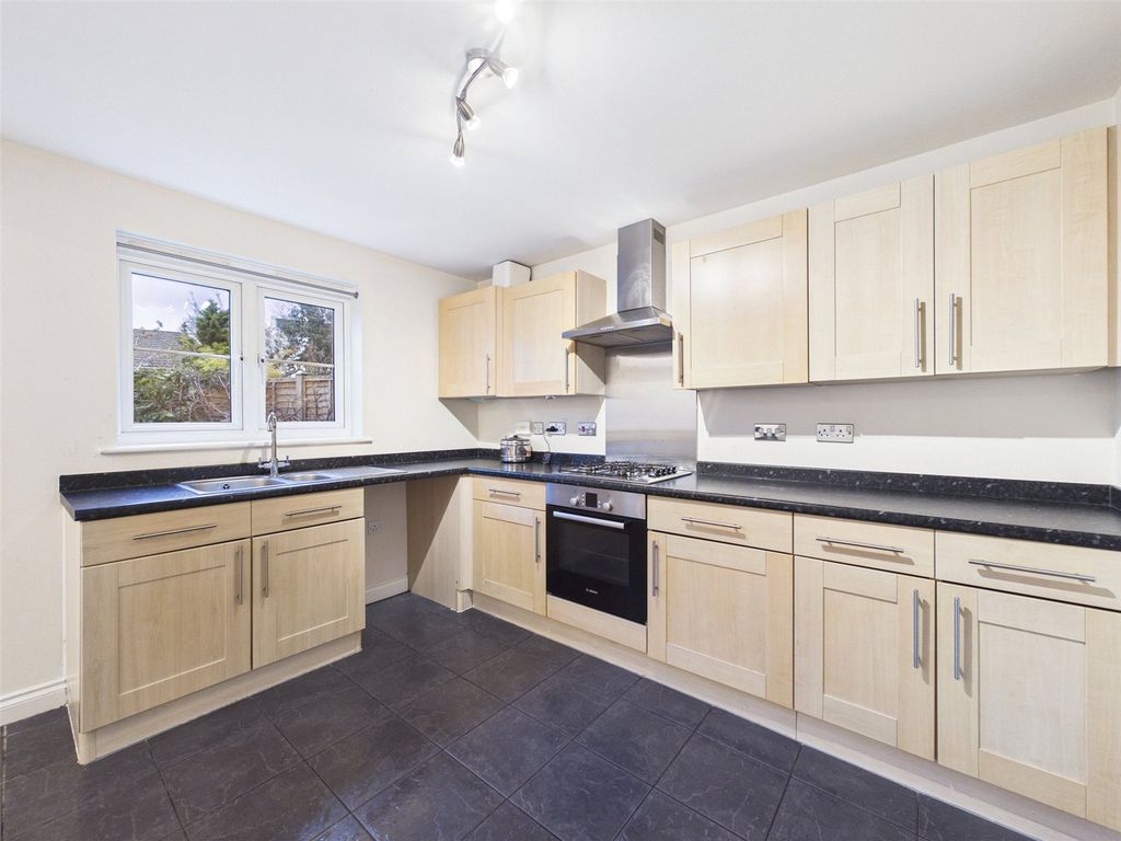 Property photo 2 of 11 Picture No. 24