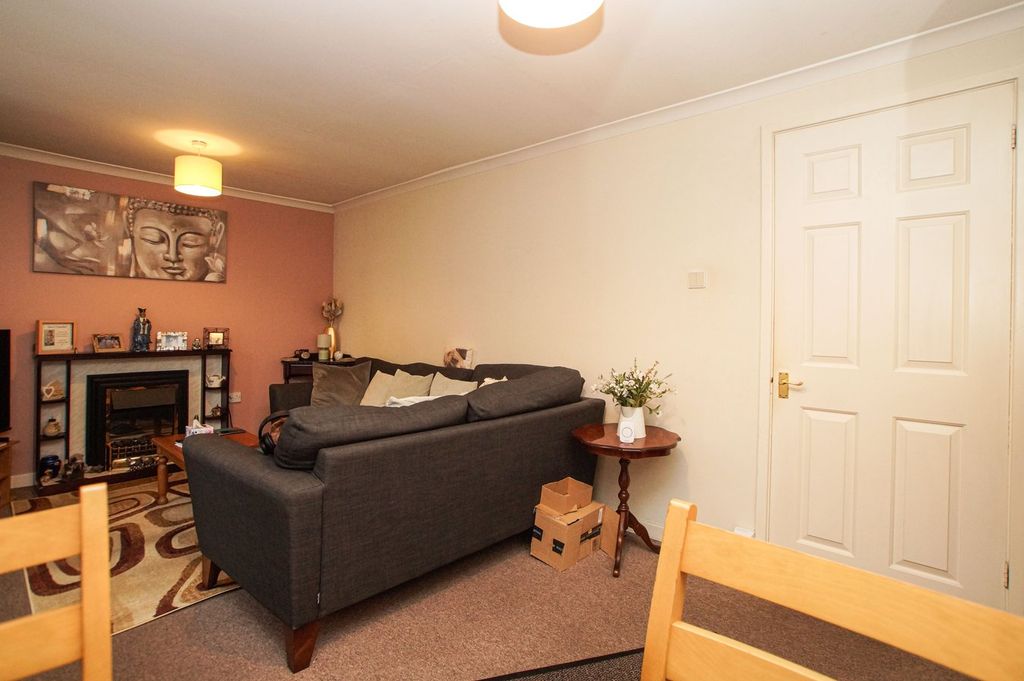 Property photo 3 of 10 Dining Lounge