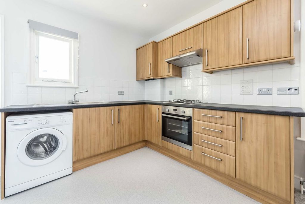 Property photo 3 of 5