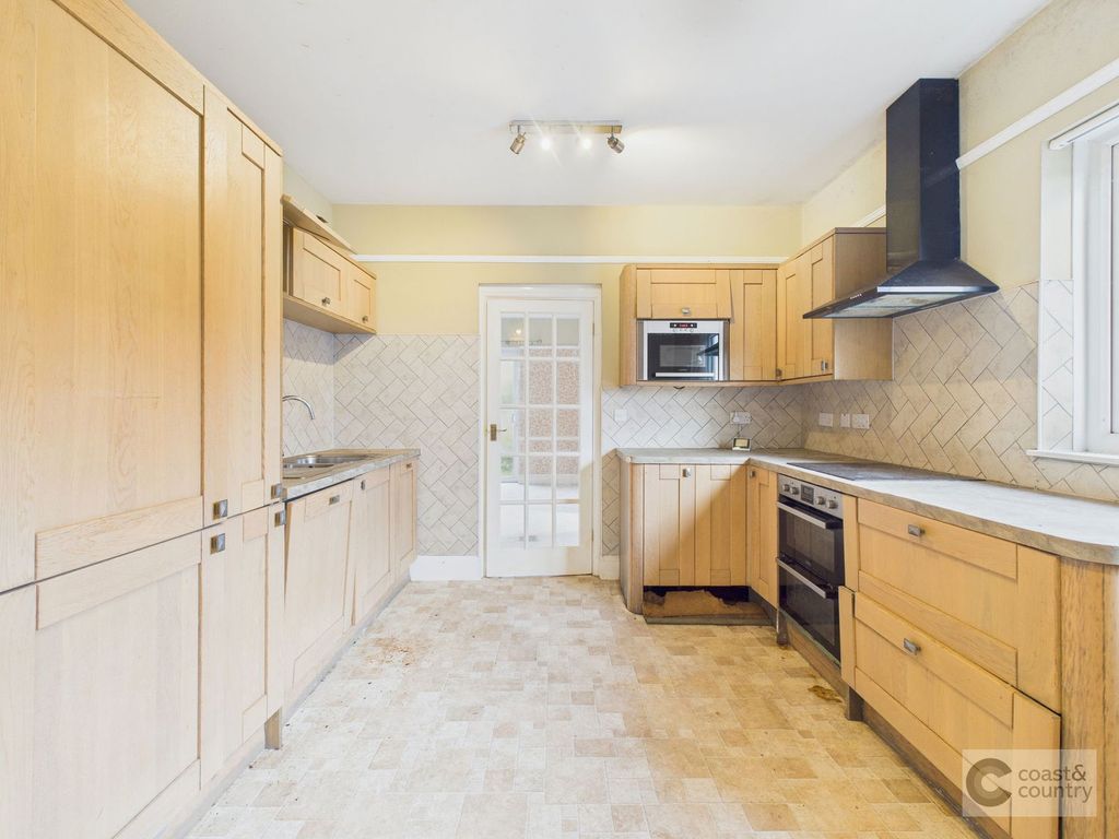 Property photo 3 of 24