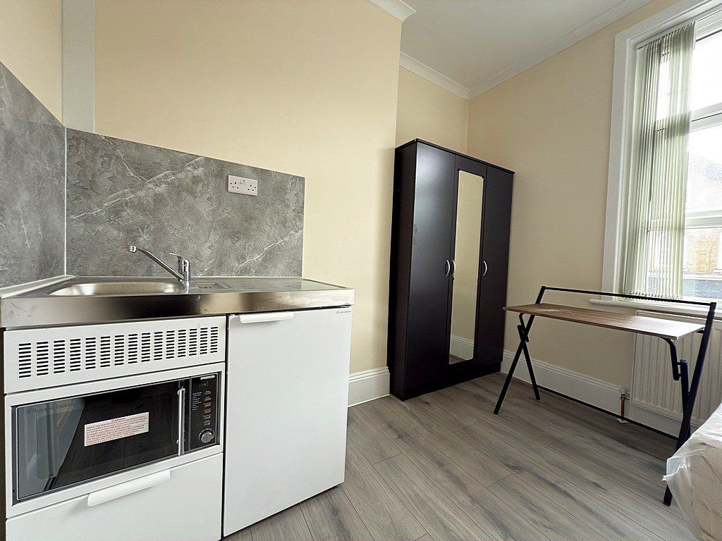 Property photo 2 of 8 Gallery